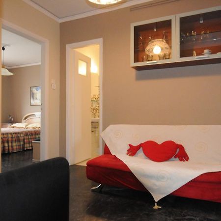 Kinetta Apartments Agioi Apostoloi  ภายนอก รูปภาพ